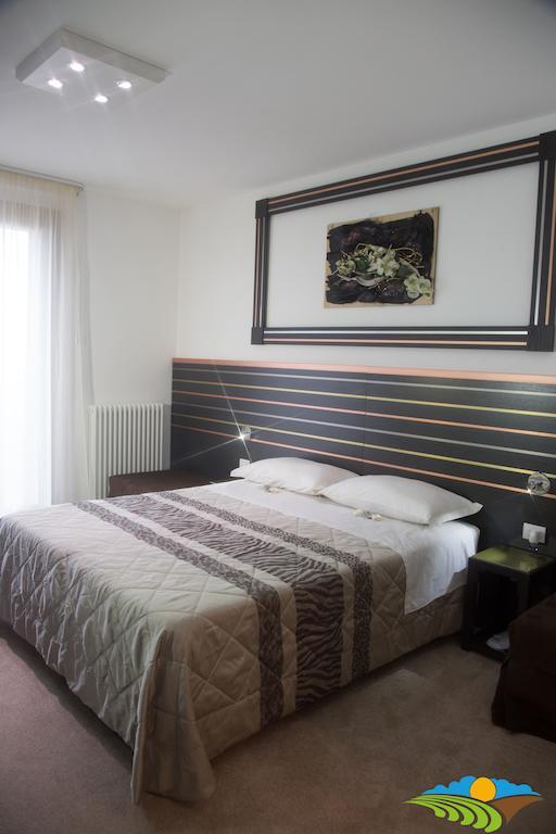 Budget Double Room,708354106:JPEG